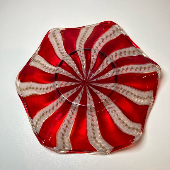 Venetian Art Glass Ruffled Edge Plate, Red and White and Gold, 7” - Picture 5 of 6